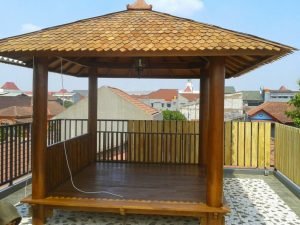 Gazebo Klasik Kayu Kelapa