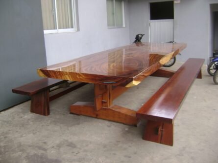 Meja Makan Trembesi Solid Big