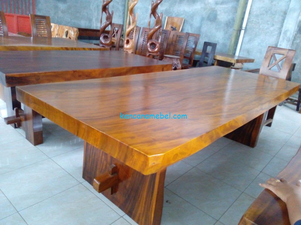 Meja Makan Kayu Trembesi Solid,meja makan trembesi,set meja makan trembesi,kursi meja makan trembesi,meja makan kayu solid trembesi, meja makan kayu trembesi utuh,meja trembesi,meja trembesi jepara,meja trembesi solid,meja tamu trembesi,meja makan minimalis,set meja makan, meja makan minimalis kayu,meja makan kayu suar,meja makan kayu meh,kursi makan,meja makan,meja cafe,kursi cafe,mebel jepara,furniture jepara, meja makan trembesi murah,harga meja makan trembesi,ukuran meja makan trembesi,jual meja makan kayu trembesi,meja makan kayu trembesi murah,