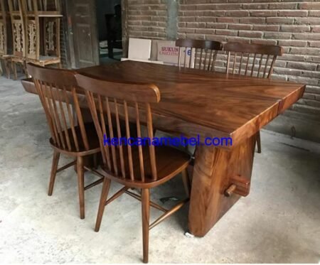 Meja Kursi Makan Trembesi Solid