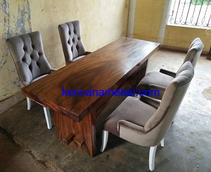 Meja Makan Trembesi, Kursi Makan Sofa