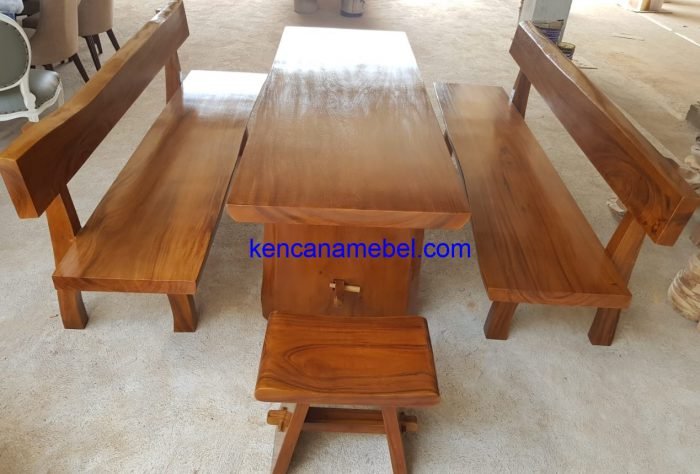 Set Meja Makan Kayu Trembesi Lies