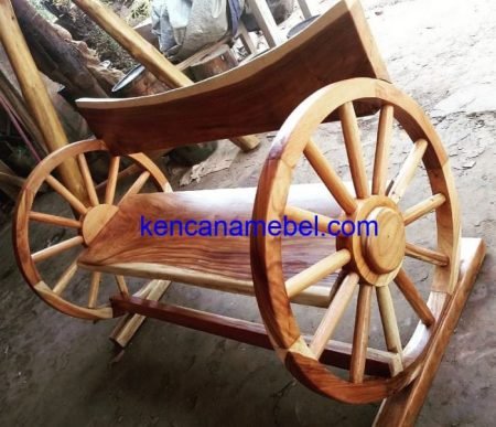 Bangku Taman Kayu Trembesi