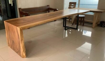 Meja Meeting Trembesi Solid