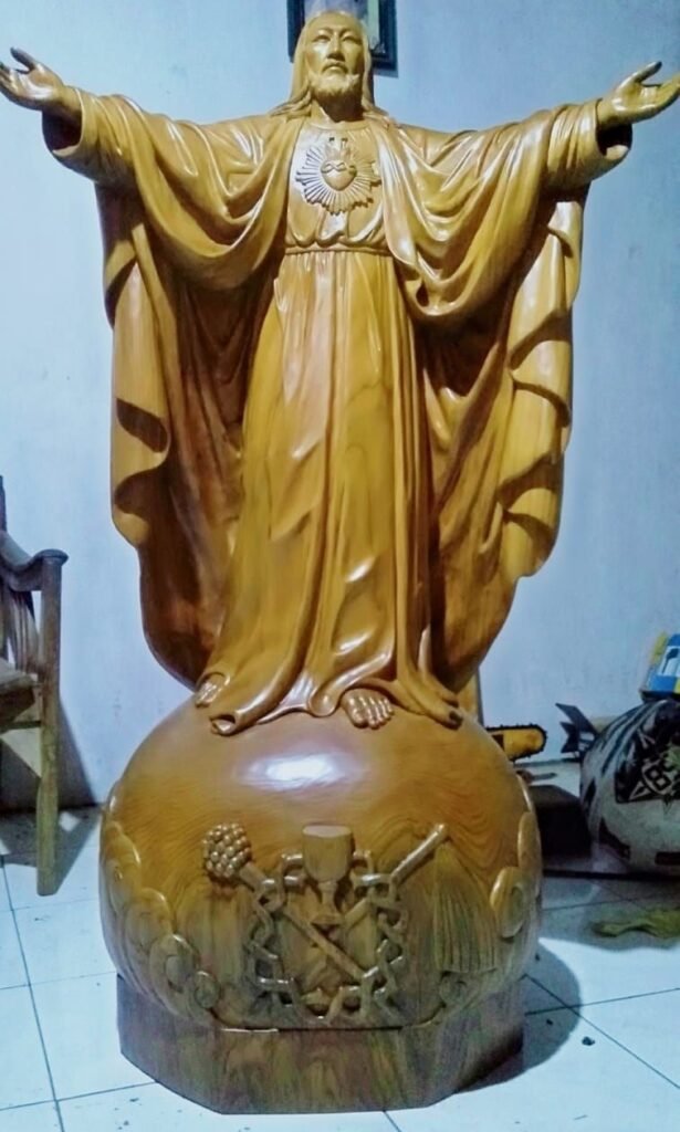 Patung Tuhan Yesus Memberkati