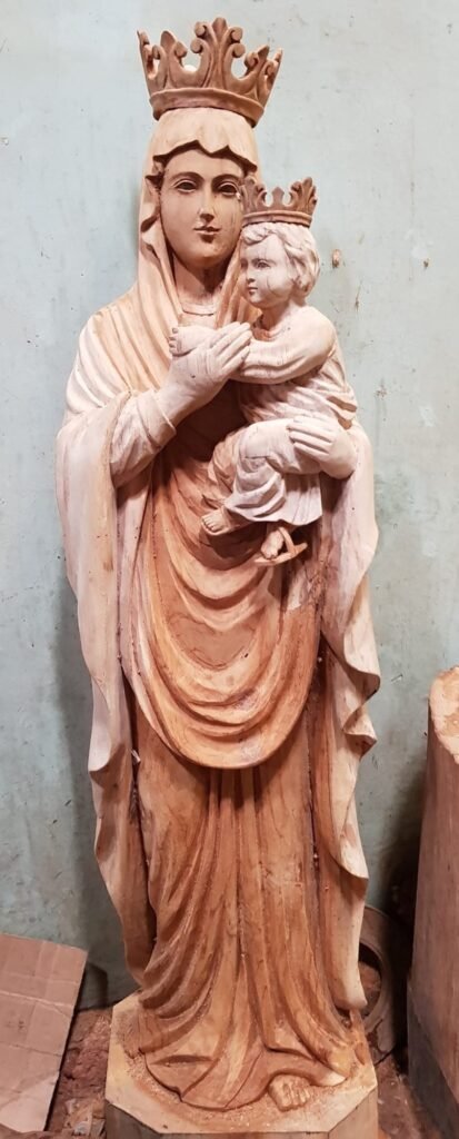Patung Bunda Maria Kayu